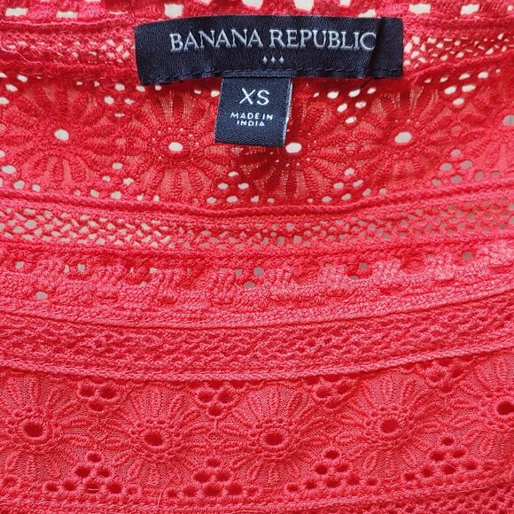 Banana Republic Lace Tank - Picture 2 of 10